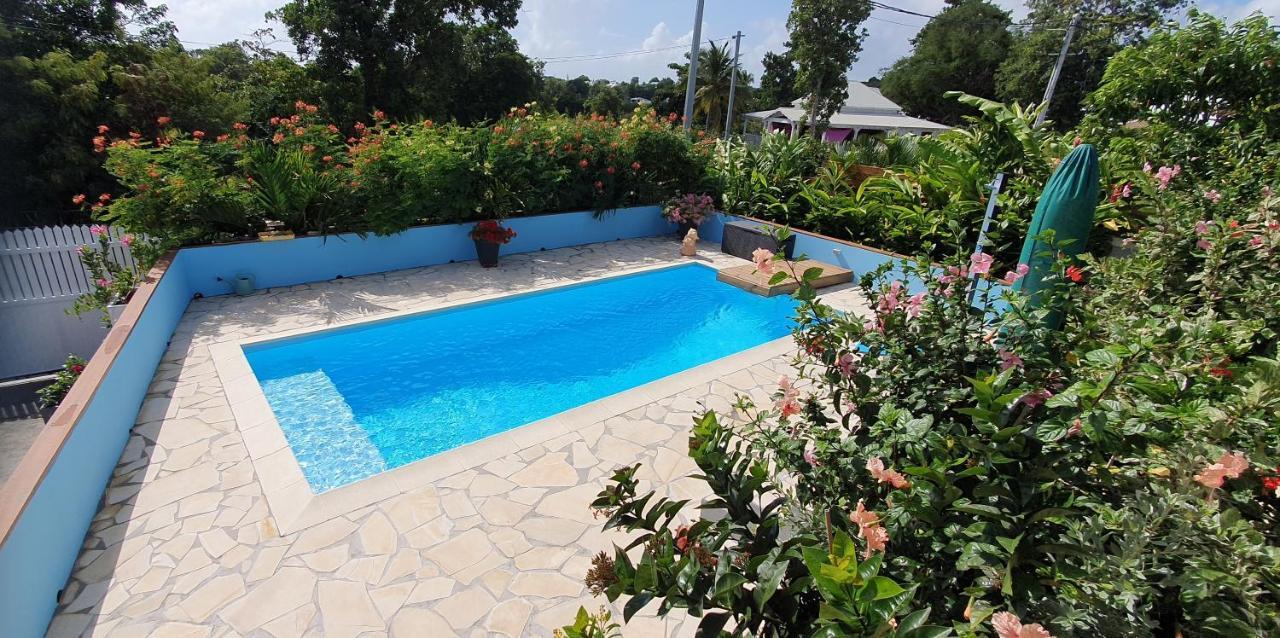 Courcelles "Chez Claudia "Charmant Logement Avec Jacuzzi Privatif En Toute Intimite Sur Belle Terrasse Exterieure En Bois Et Piscine מראה חיצוני תמונה