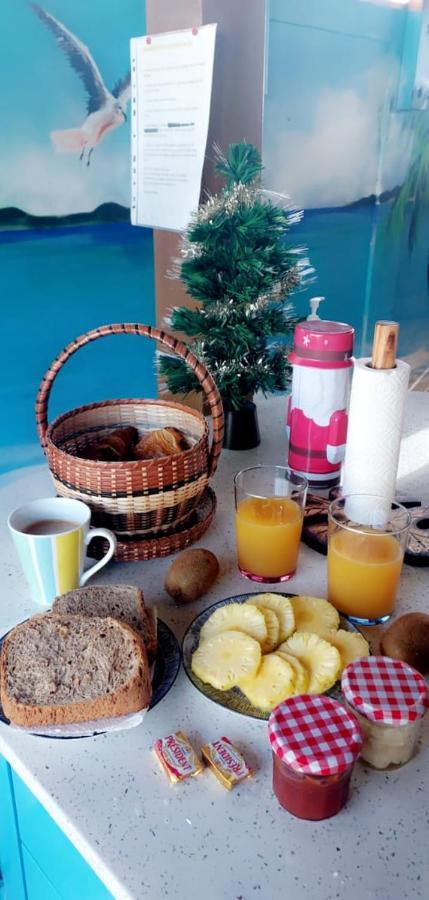 Courcelles "Chez Claudia "Charmant Logement Avec Jacuzzi Privatif En Toute Intimite Sur Belle Terrasse Exterieure En Bois Et Piscine מראה חיצוני תמונה