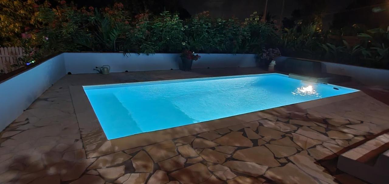 Courcelles "Chez Claudia "Charmant Logement Avec Jacuzzi Privatif En Toute Intimite Sur Belle Terrasse Exterieure En Bois Et Piscine מראה חיצוני תמונה