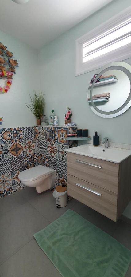 Courcelles "Chez Claudia "Charmant Logement Avec Jacuzzi Privatif En Toute Intimite Sur Belle Terrasse Exterieure En Bois Et Piscine מראה חיצוני תמונה