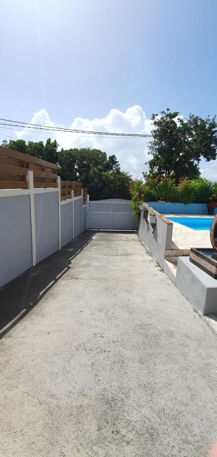 Courcelles "Chez Claudia "Charmant Logement Avec Jacuzzi Privatif En Toute Intimite Sur Belle Terrasse Exterieure En Bois Et Piscine מראה חיצוני תמונה