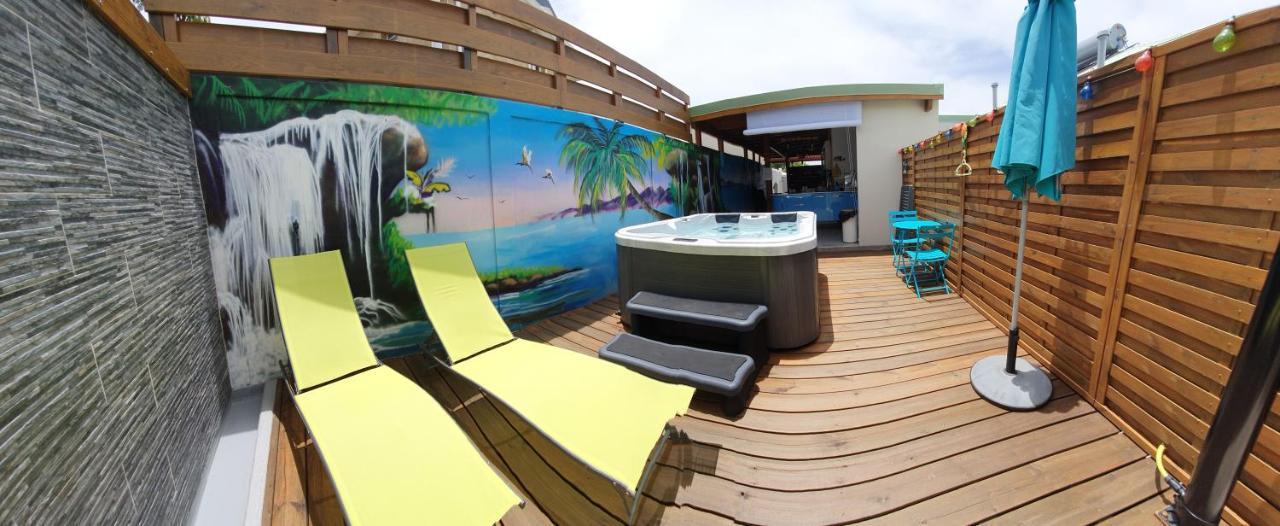 Courcelles "Chez Claudia "Charmant Logement Avec Jacuzzi Privatif En Toute Intimite Sur Belle Terrasse Exterieure En Bois Et Piscine מראה חיצוני תמונה