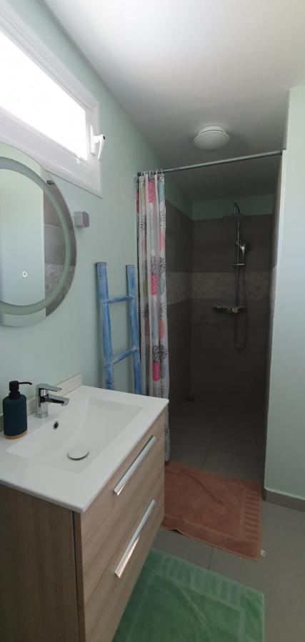 Courcelles "Chez Claudia "Charmant Logement Avec Jacuzzi Privatif En Toute Intimite Sur Belle Terrasse Exterieure En Bois Et Piscine מראה חיצוני תמונה